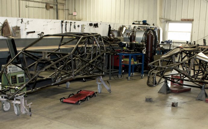 Behind-The-Scenes Race Car Build-Up At Rick Jones And Quarter-Max