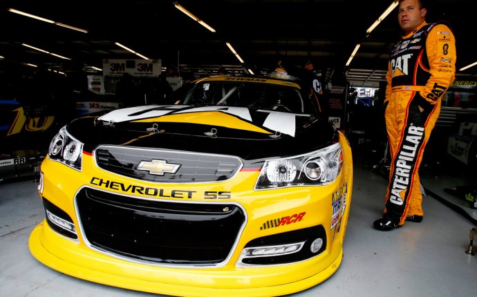 Ryan Newman (race car driver) in Chicagoland Speedway - Day 2 - Zimbio