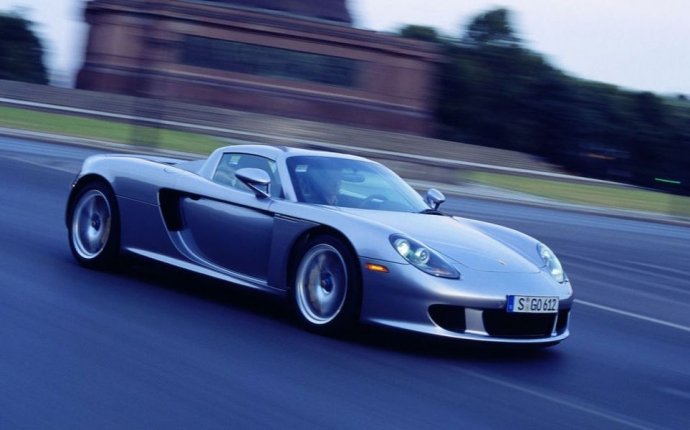 The Porsche Carrera GT s Lack of Stability Control Is a Feature