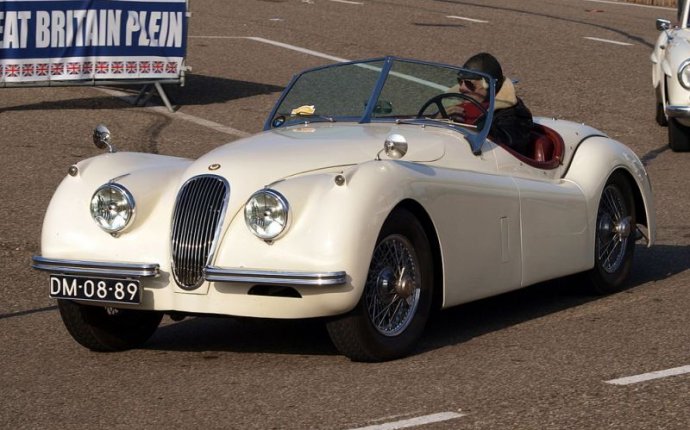 The Ten Best Classic British Sports Cars | Autobytel.com